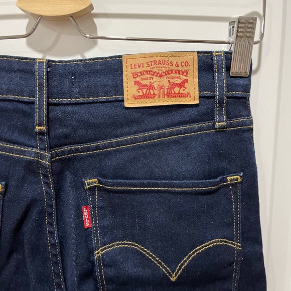 Jeans - Picture 3 of 4